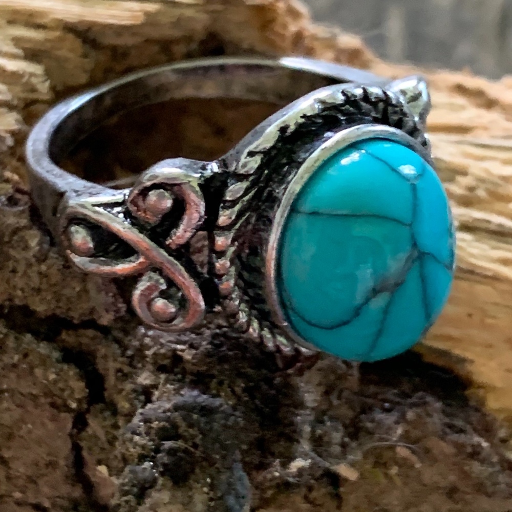 Celtic Trinity Knot Turquoise Antique Silver Ring